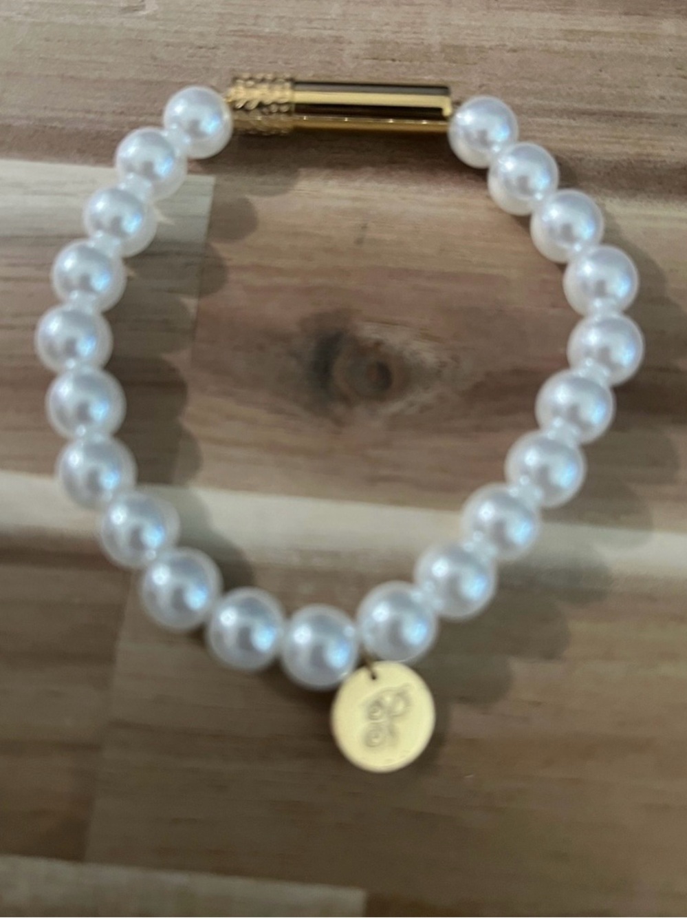 Plunder White Pearl Bead Bracelet with Gold Disc Charm